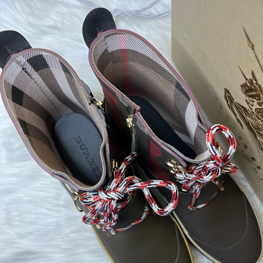 Burberry Rain boots - Picture 5 of 9